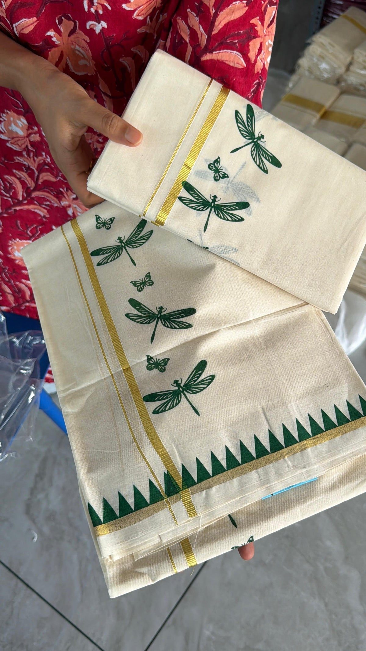 Tissue Set Mundu with Mural Digital Print